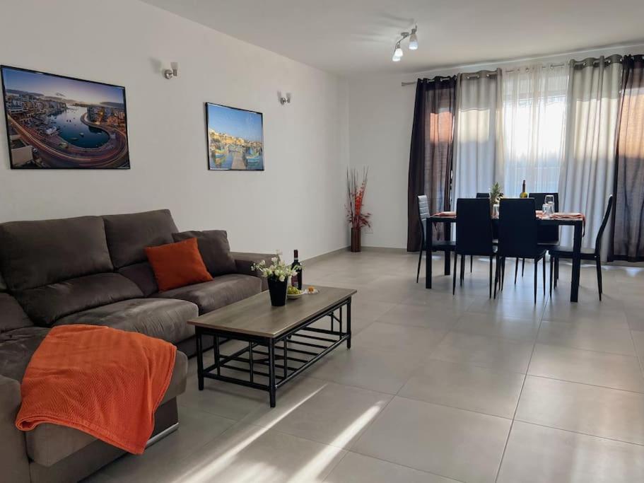 Modern Apartment In Marsaskala Extérieur photo